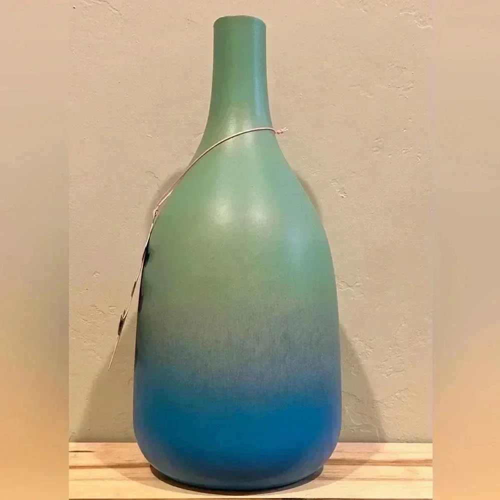 NWTS The World Traveler Collection Handcrafted Bohemian Decorative Vase.